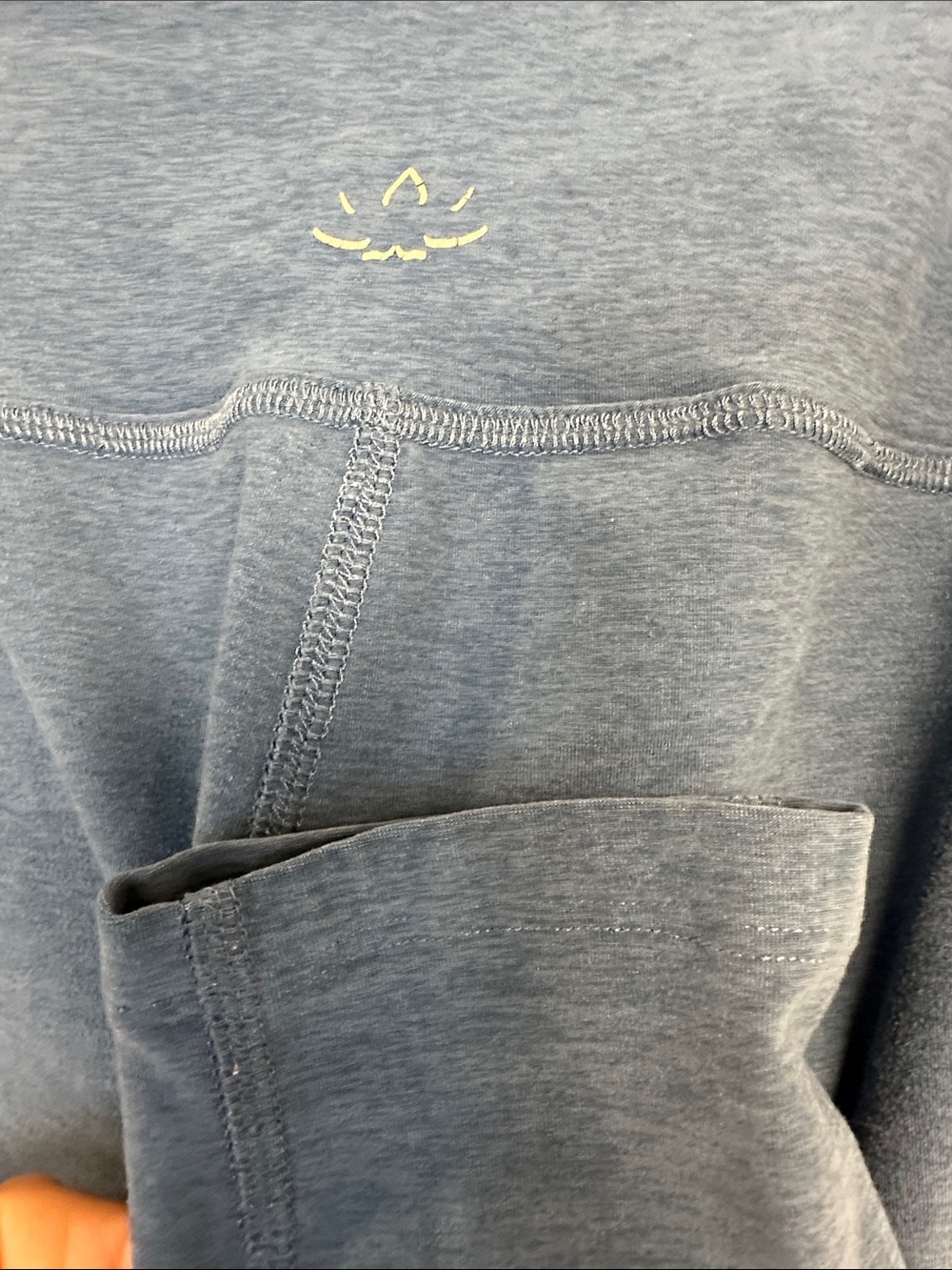 Beyond Yoga Heathered Blue Capri Leggings with Yellow Logo - Picture 4 of 8